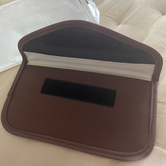 NWOT FRID signal blocker Faraday pouch-FIRM - Picture 2 of 2